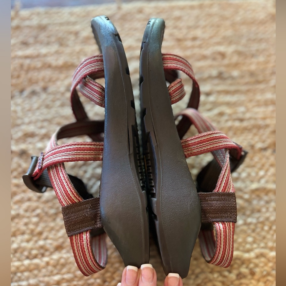 Women's Chaco's‎ Z/2 classic sandals in size 7 red with brown sole - Picture 3 of 8